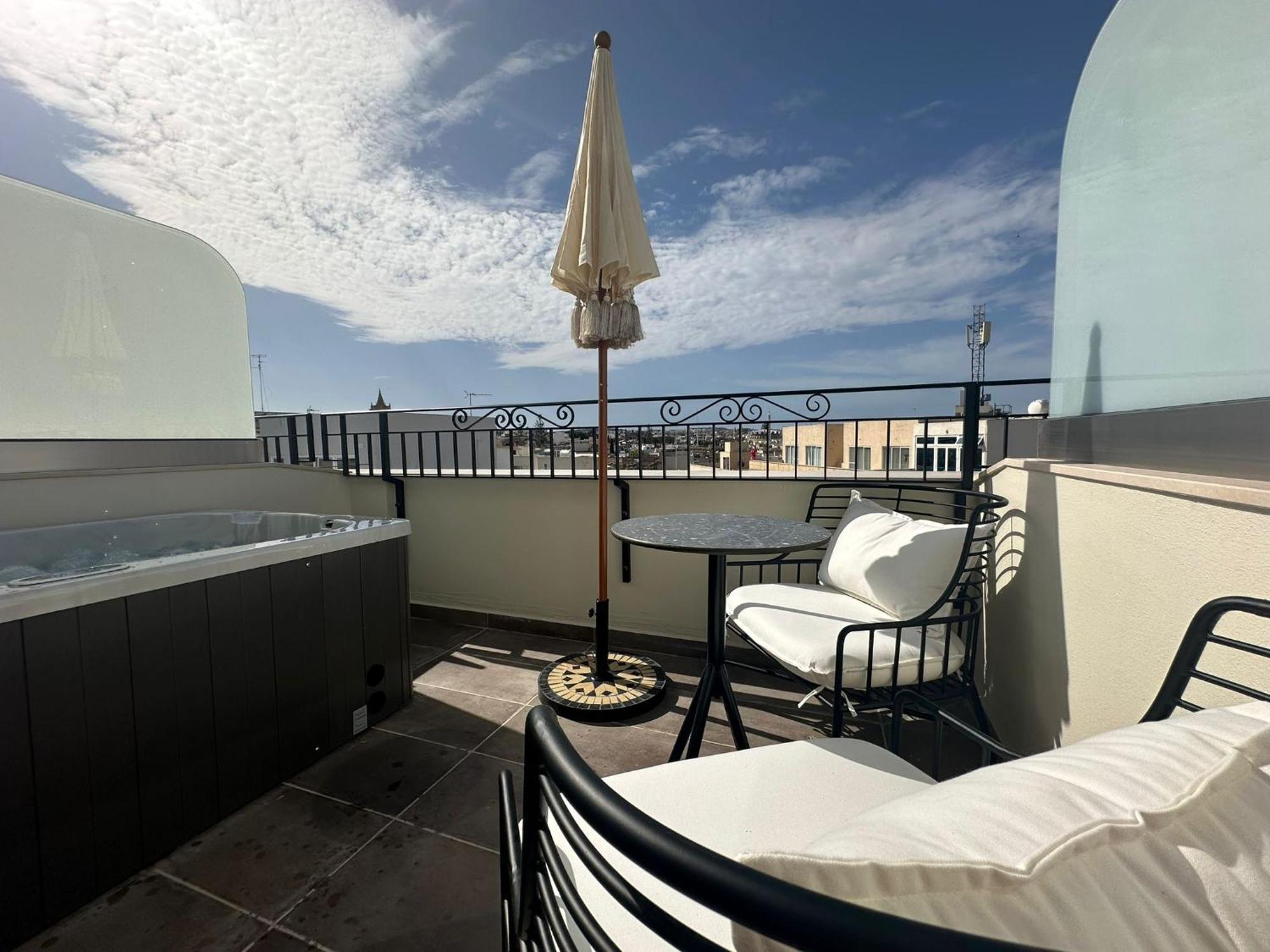 Royale Sainte Helene Boutique Hotel بيركيركارا المظهر الخارجي الصورة