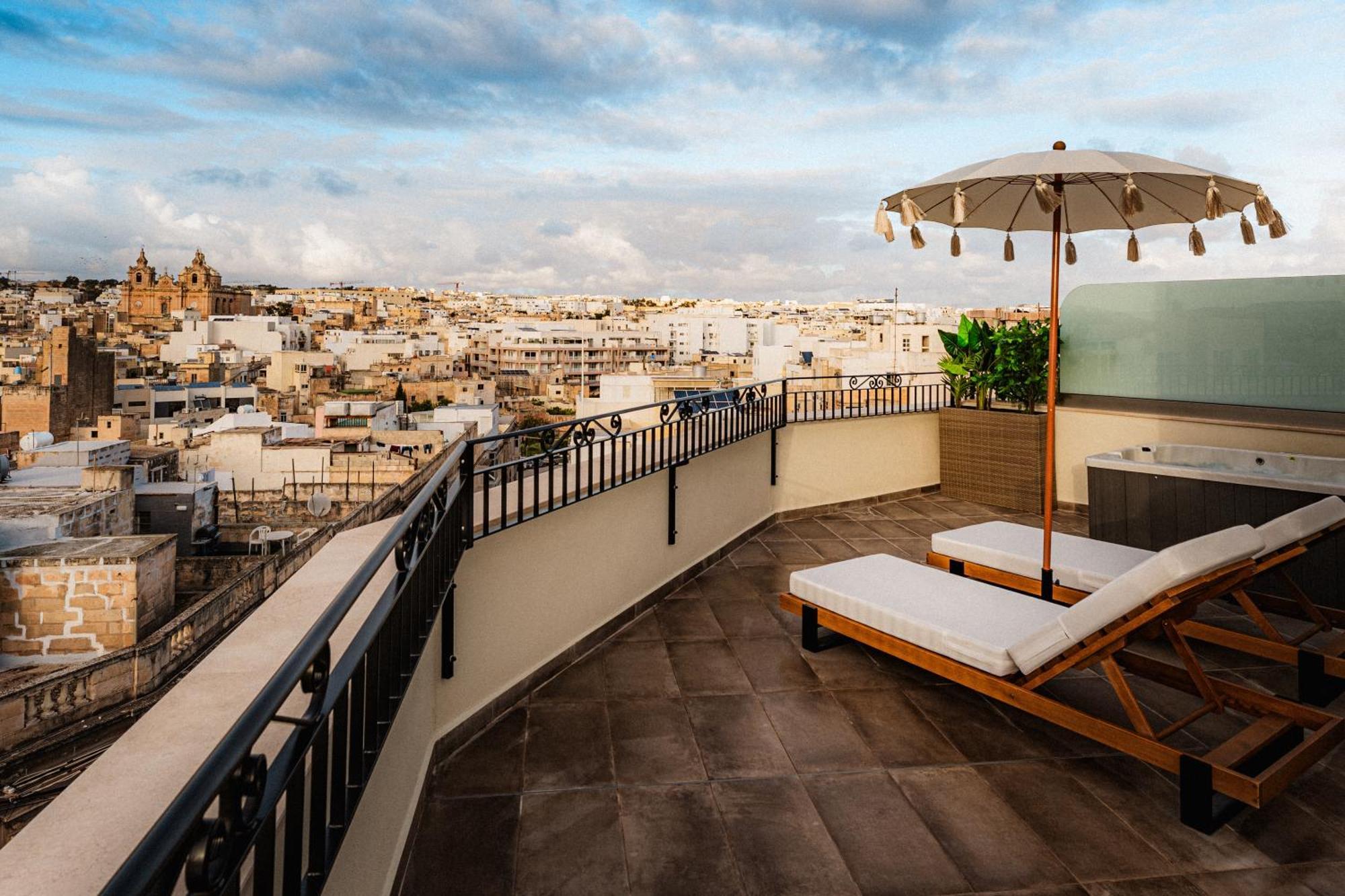 Royale Sainte Helene Boutique Hotel بيركيركارا المظهر الخارجي الصورة